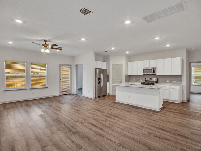 Building Photo - 105 Mulberry Creek Ln