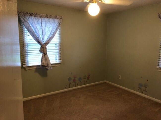 Building Photo - 601 Martin St