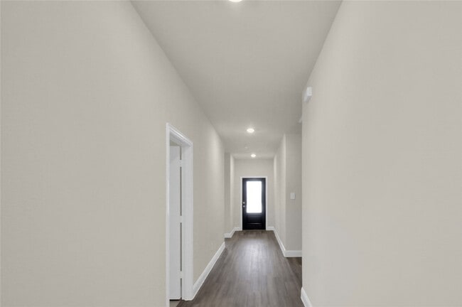 Building Photo - 511 Weller Rd