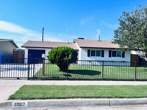 Building Photo - 1982 Magnolia Ave W