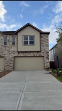 Building Photo - 2207 Salinas Dr