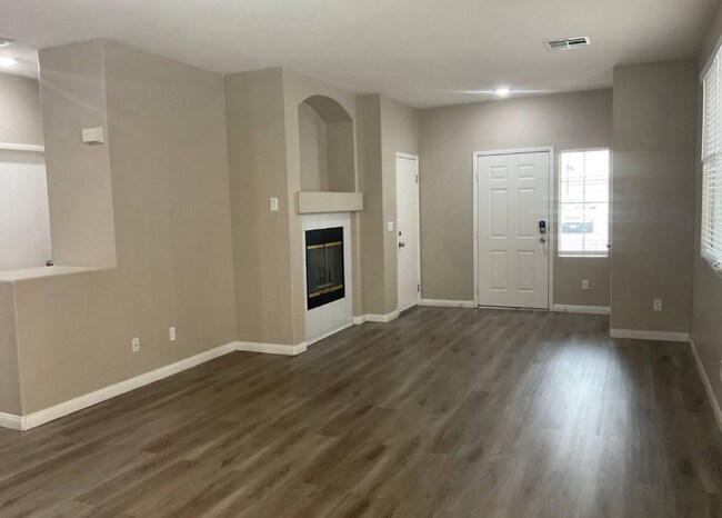 Foto del edificio - 5953 Hickory Nut Ave