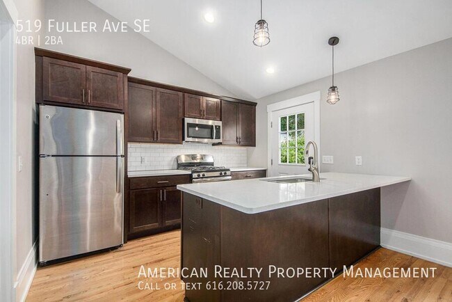 Foto del edificio - 519 Fuller Ave SE