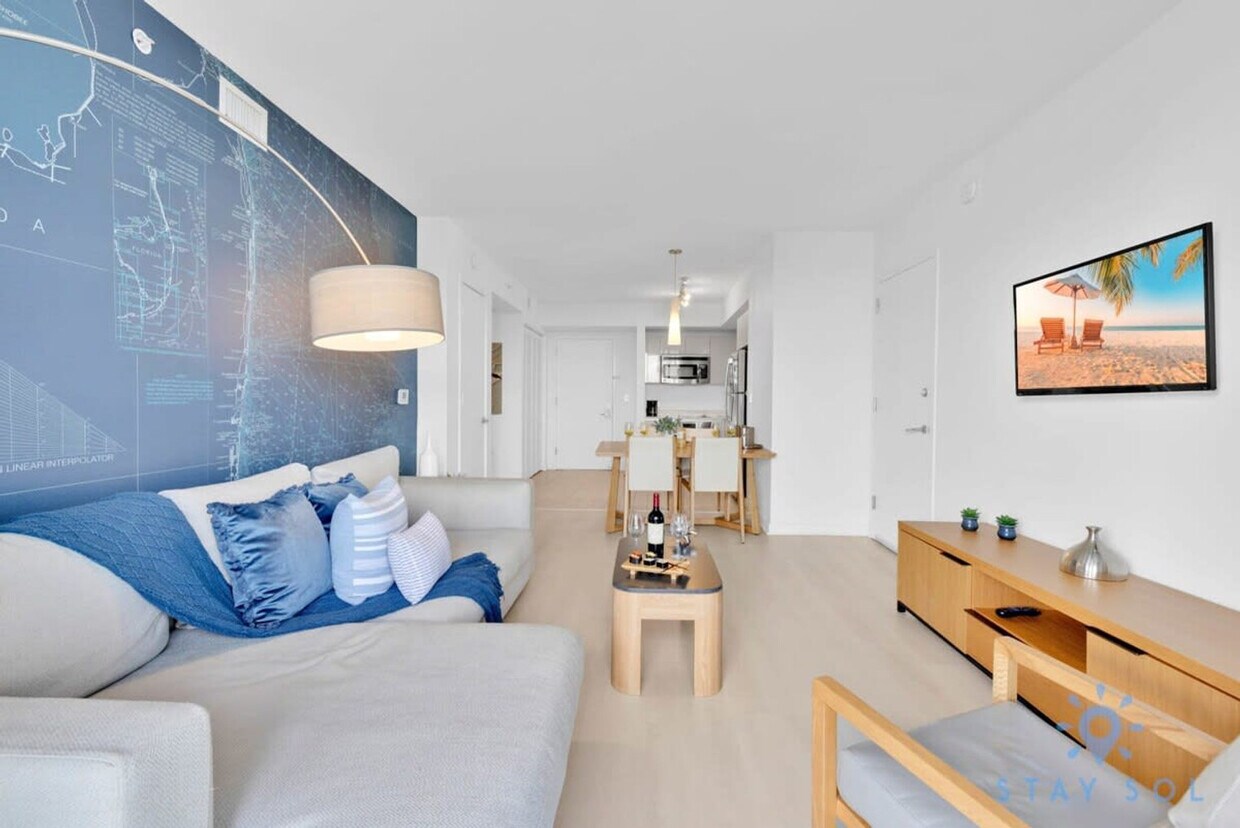 Foto principal - 2602 E Hallandale Beach Blvd