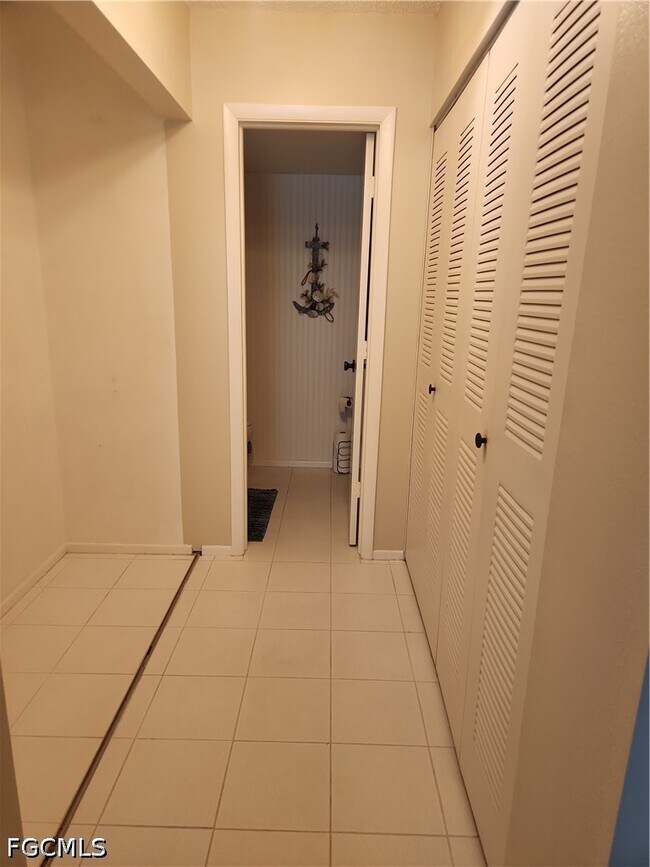 Foto del edificio - 1064 Villa Dr