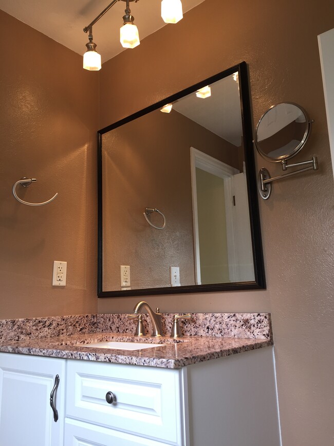 Building Photo - 13265 Rigel Dr