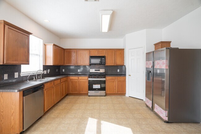 Foto del edificio - 21502 Trilby Way