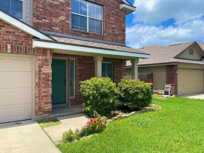 Foto del edificio - Beautiful 4 Bedroom Home in Gated Community!