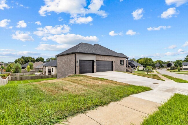 Foto del edificio - 702 S Thornridge Dr