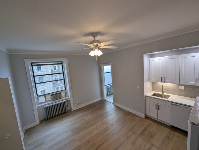 Foto del edificio - 3330 N Lake Shore Dr