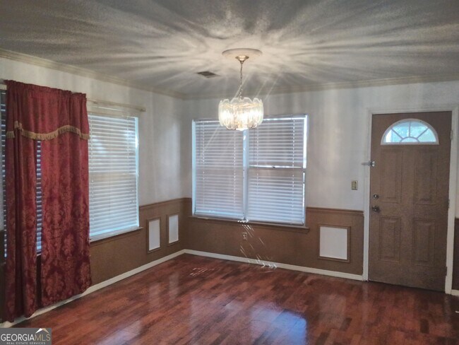 Building Photo - 1110 Redan Way
