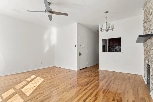 Building Photo - 259 W 113th St
