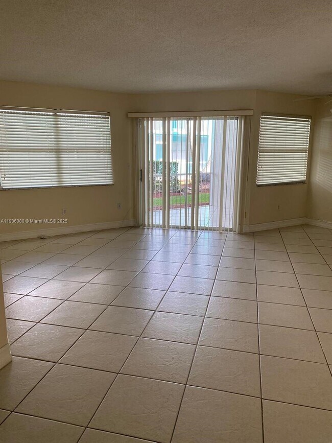 Foto del edificio - 2605 SE 21st Ct