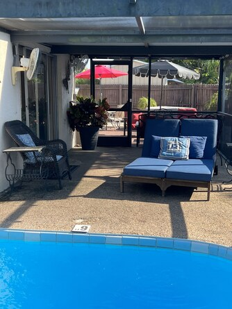 Foto del edificio - 9105 Sterling Ln