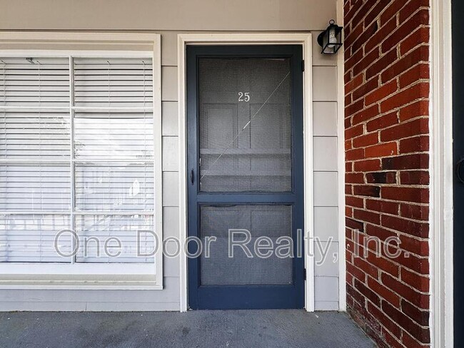 Building Photo - 732 Scotland St