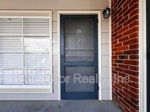 Building Photo - 732 Scotland St