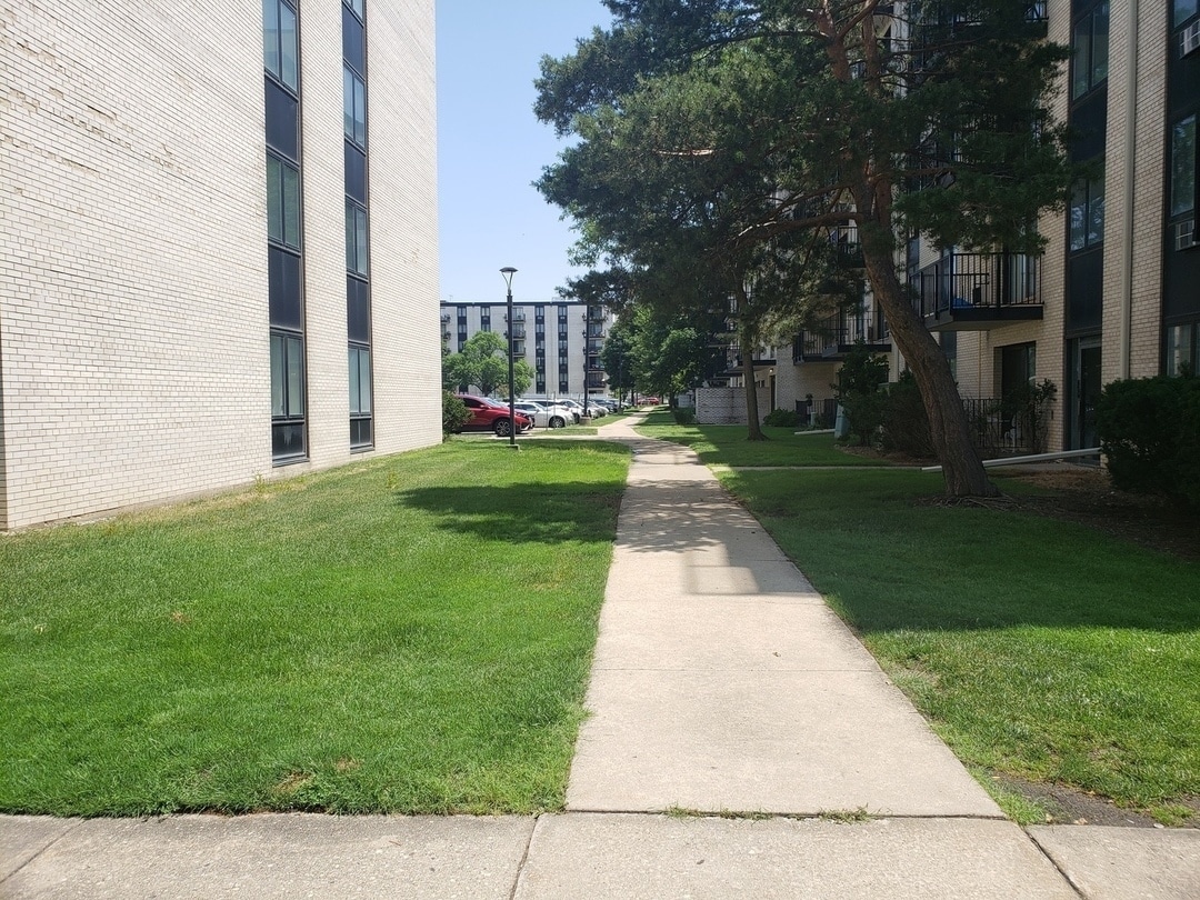 Building Photo - 9701 N Dee Rd