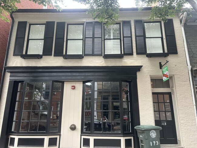 Foto del edificio - 112 N Market St