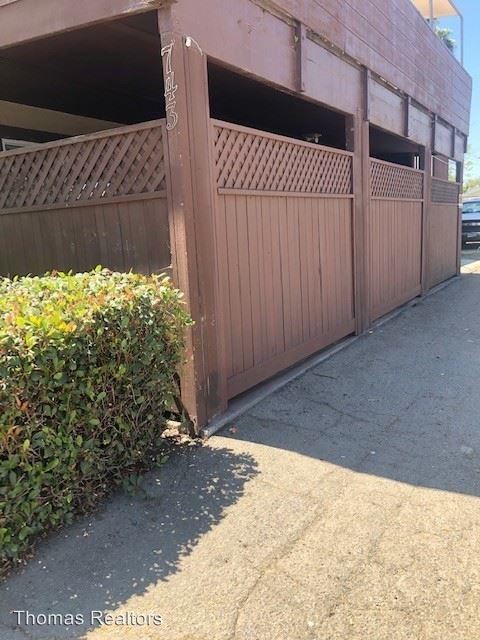 Foto del edificio - 743 N Hickory St