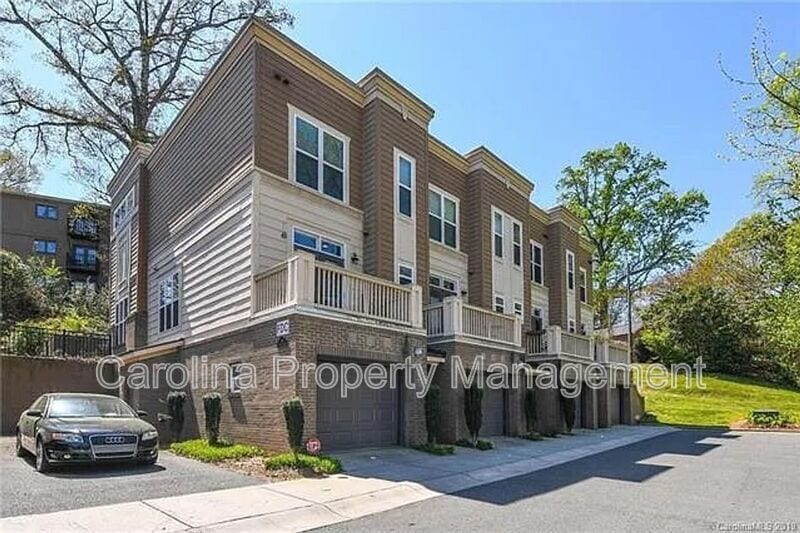 Primary Photo - 245 N Dotger Ave