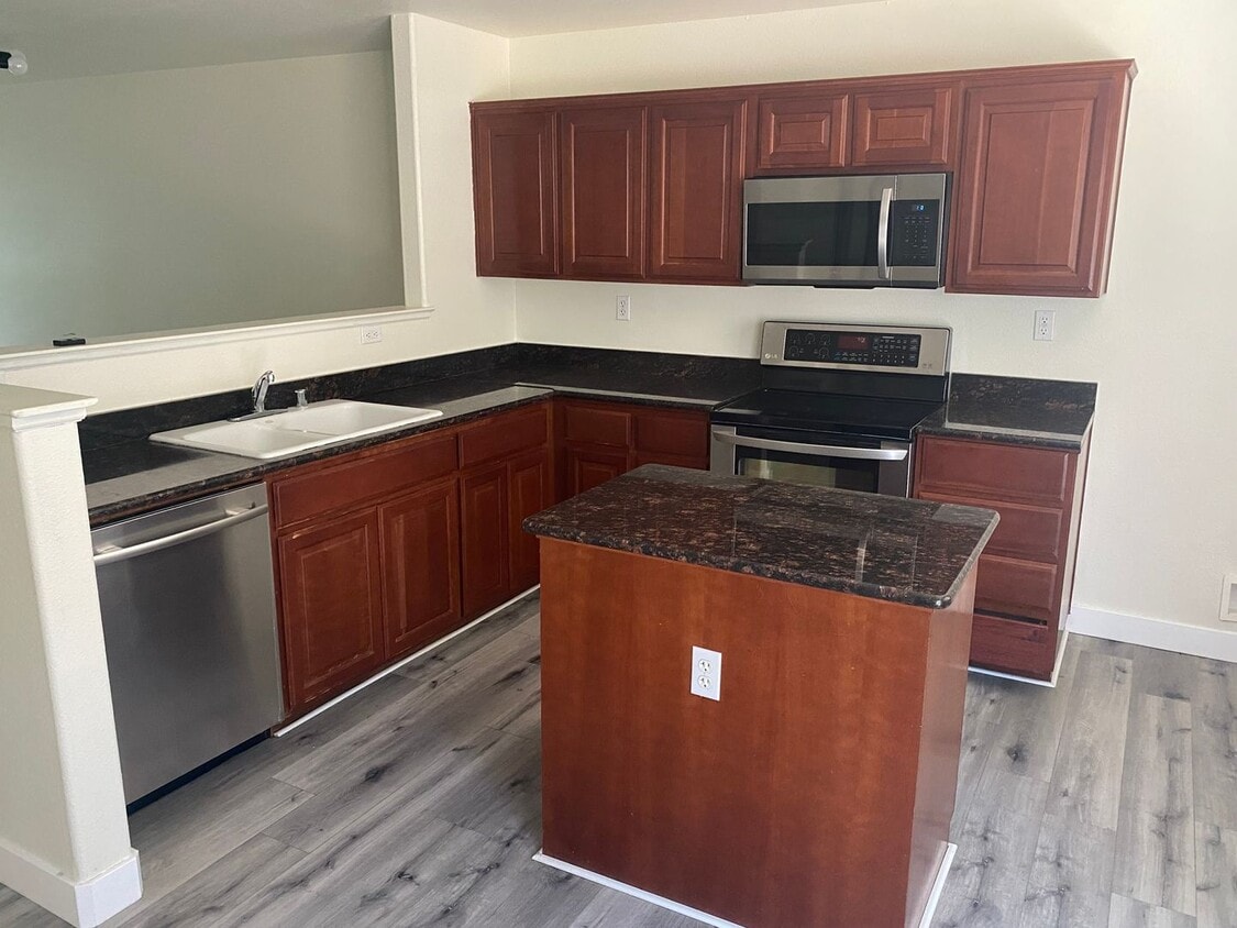 Beautiful Family Home! - Beautiful Family Home!