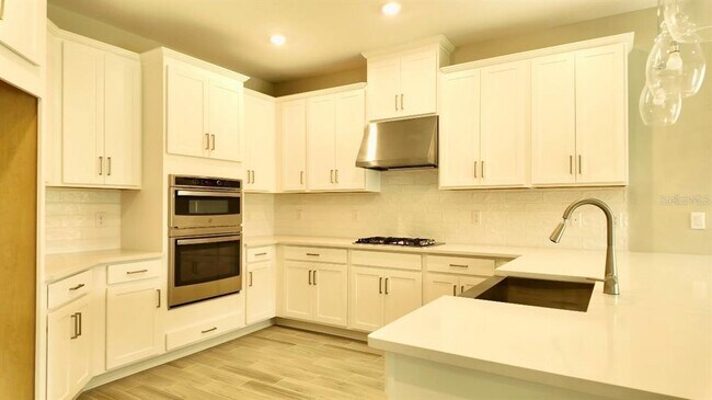 Foto del edificio - 15082 Shady Palms Ln