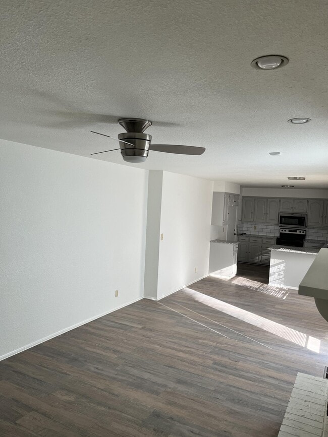 Foto del edificio - 135 Orchard Dr