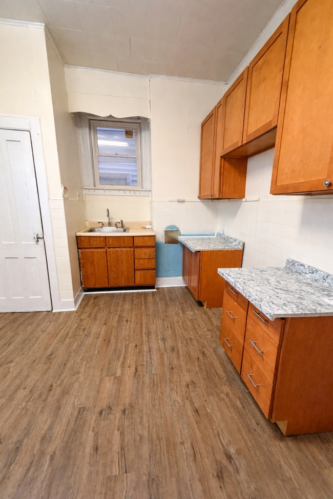 Building Photo - 166 5th Ave