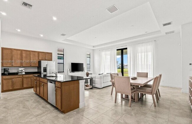 Building Photo - 11356 SW Pietra Wy