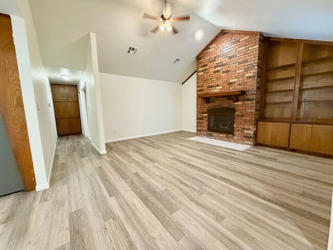 Foto del edificio - Super cute 2 bed 2 bath 2 car garage