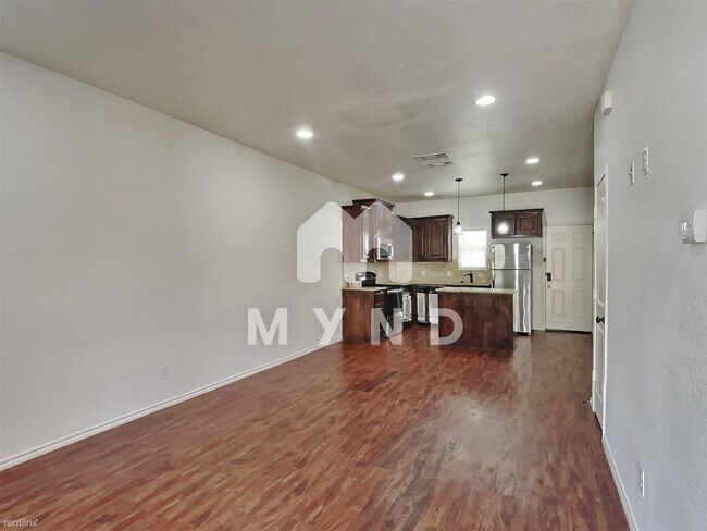 Building Photo - 3 br, 2.5 bath House - 613 Picnic Ct