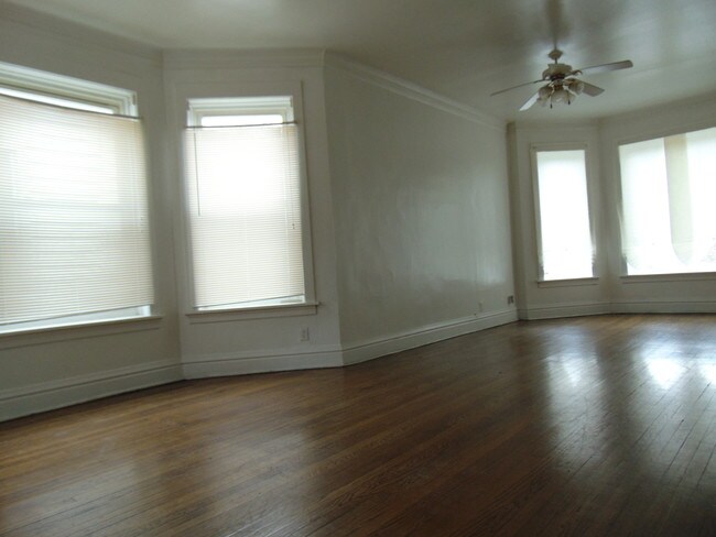 Foto del edificio - 7342 S Harvard Ave