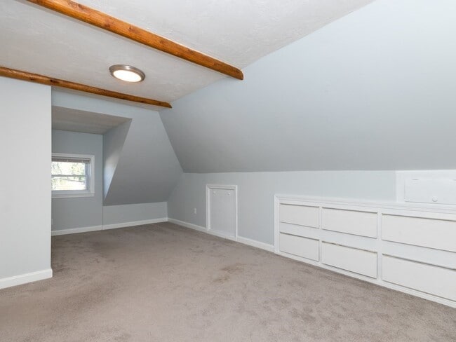 Building Photo - 65 Waldeck Rd