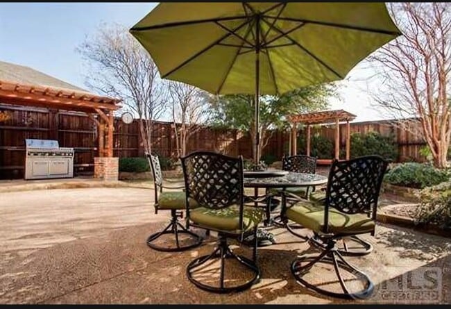 Building Photo - 8864 Kennsington St