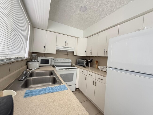 Foto del edificio - 2566 Coral Springs Dr