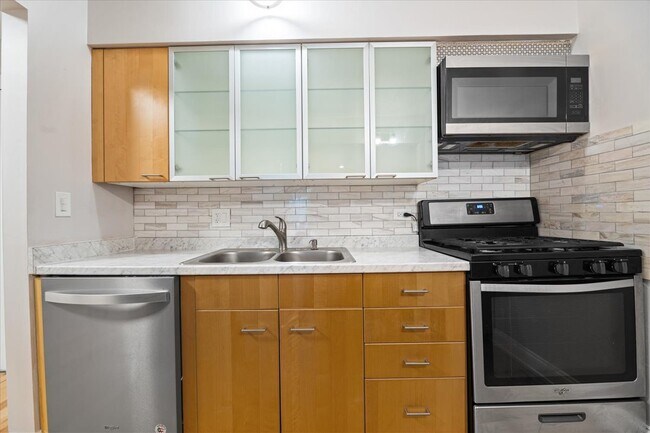 Foto del edificio - 5300 Carriage Way Dr