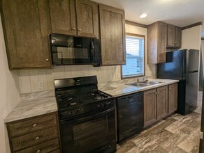 Building Photo - 368 Utah Ct