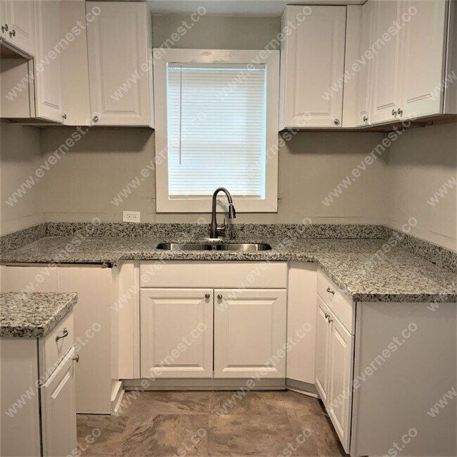 Foto del edificio - 335 E Ridgeway St