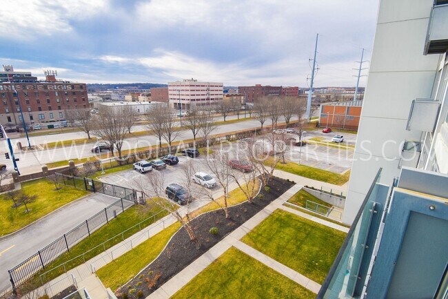 Foto del edificio - One Bedroom Loft Downtown (utilities Included)