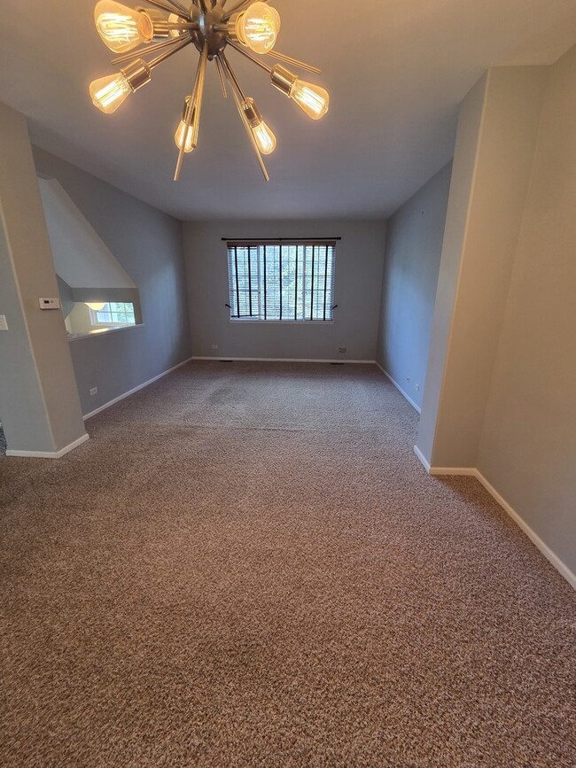 Building Photo - 422 Cary Woods Cir