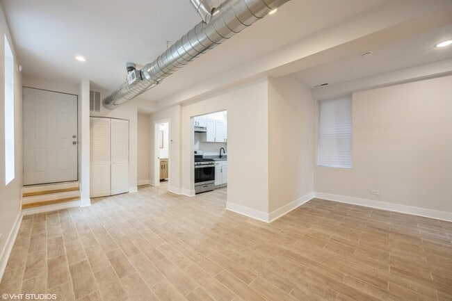 Building Photo - 2442 S Kedzie Ave