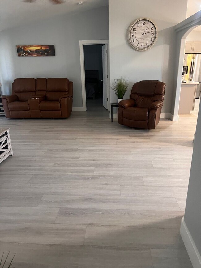 Foto del edificio - Short Term Summer Rental Available June-November 2025