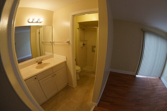 Foto del edificio - 6158 Sandcrest Cir