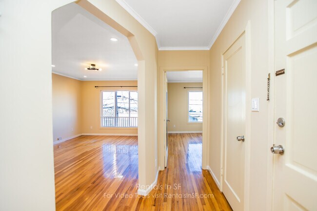 Foto del edificio - 2416 38th Ave