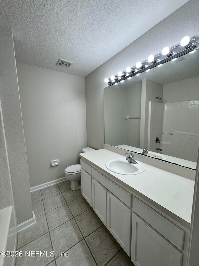Foto del edificio - 8428 Thornbush Ct