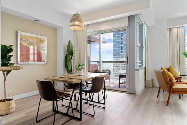 Foto del edificio - 1395 Brickell Ave