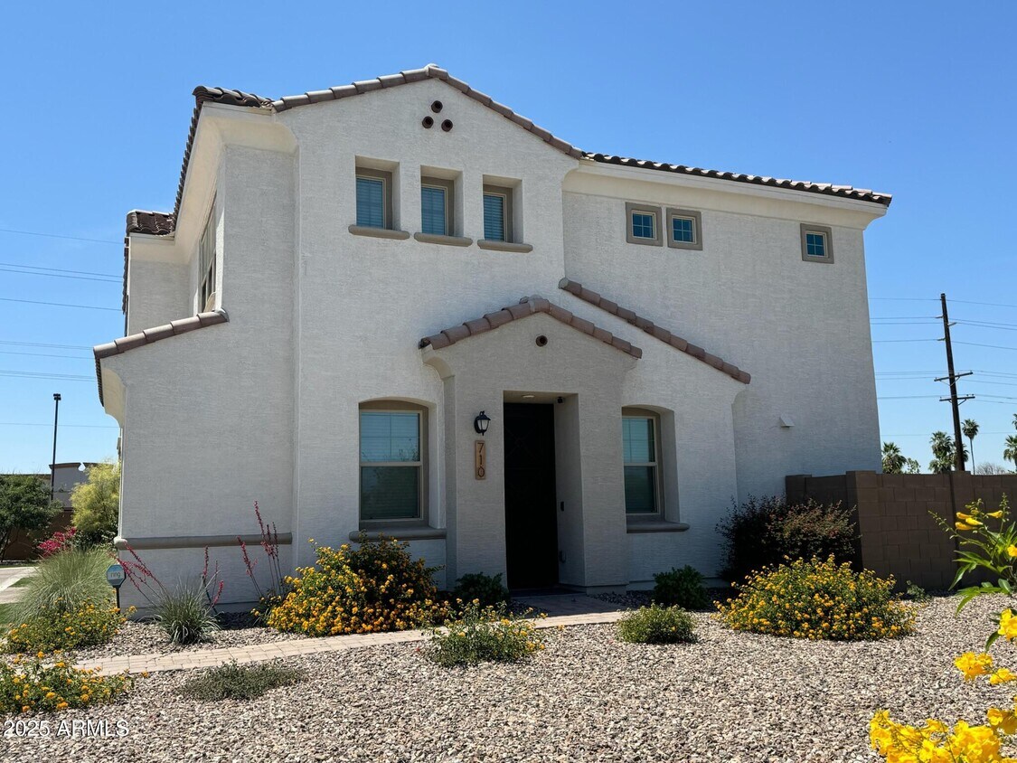 Foto principal - 710 N Bay Dr