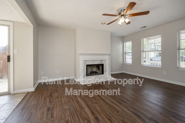 Photo - 772 Orlean Cir House