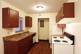 Building Photo - GLEN ARBORS Building Photo - GLEN ARBORS