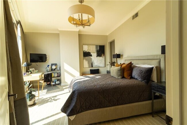 Building Photo - 2233 Peachtree Rd